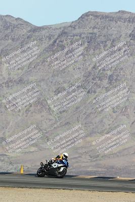 media/Nov-16-2025-Race Pace (Sun) [[8c5fa54630]]/Non Verified Riders (1st 20 Minutes)/2-Turn 10 (1010am)/